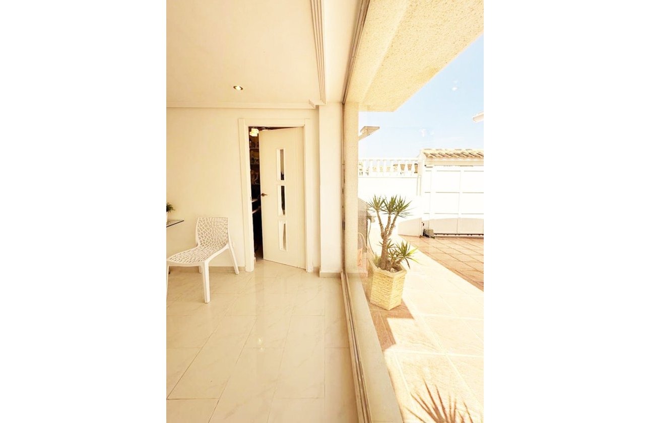 Herverkoop - Villa -
San Miguel de Salinas - Inland