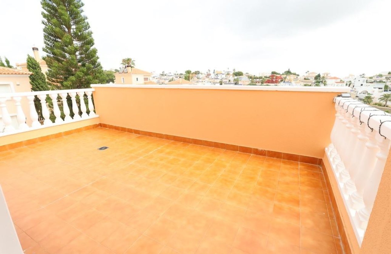 Herverkoop - Villa -
San Miguel de Salinas - Inland