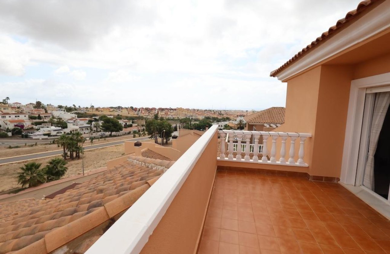 Herverkoop - Villa -
San Miguel de Salinas - Inland