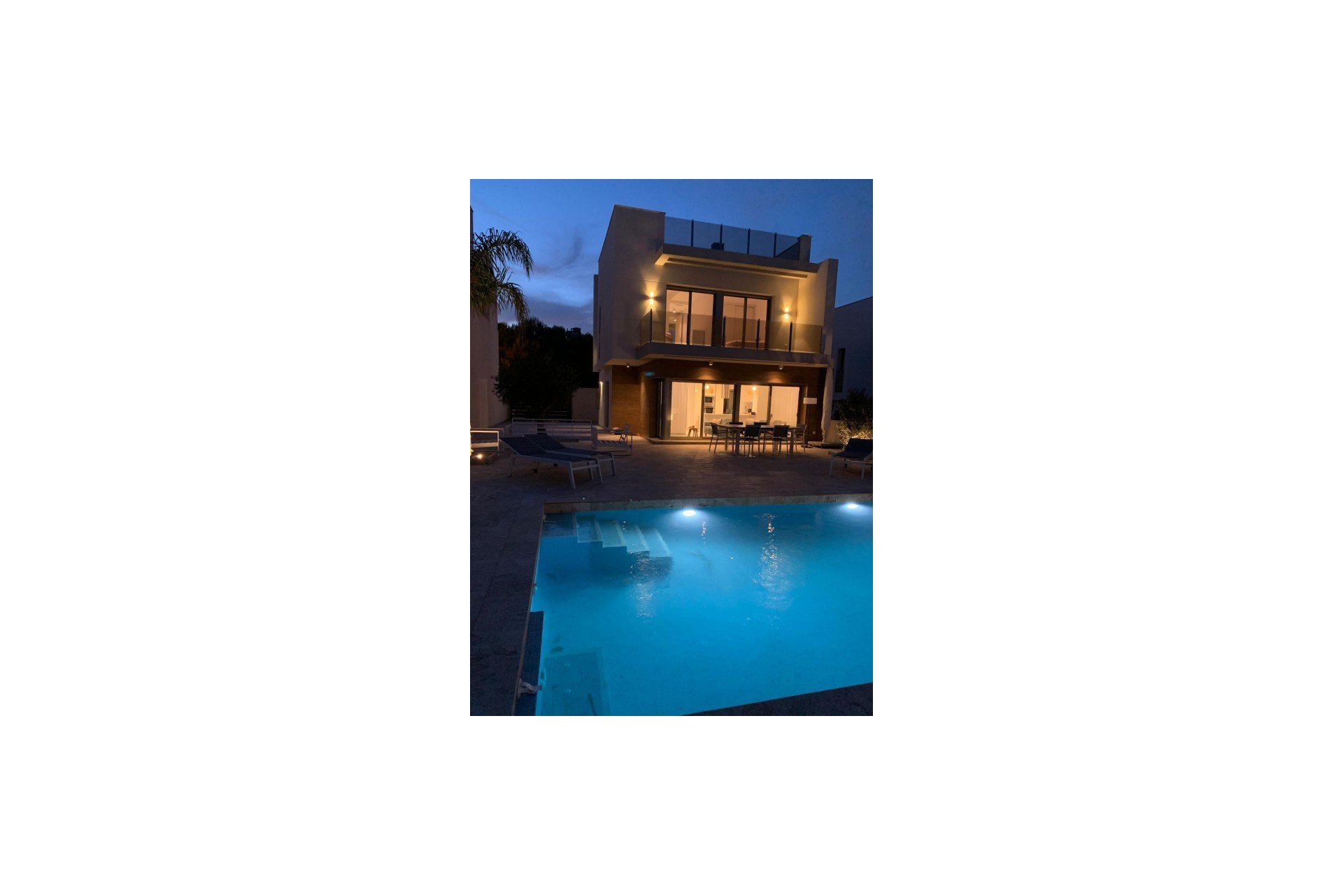 Herverkoop - Villa -
San Miguel de Salinas - Inland