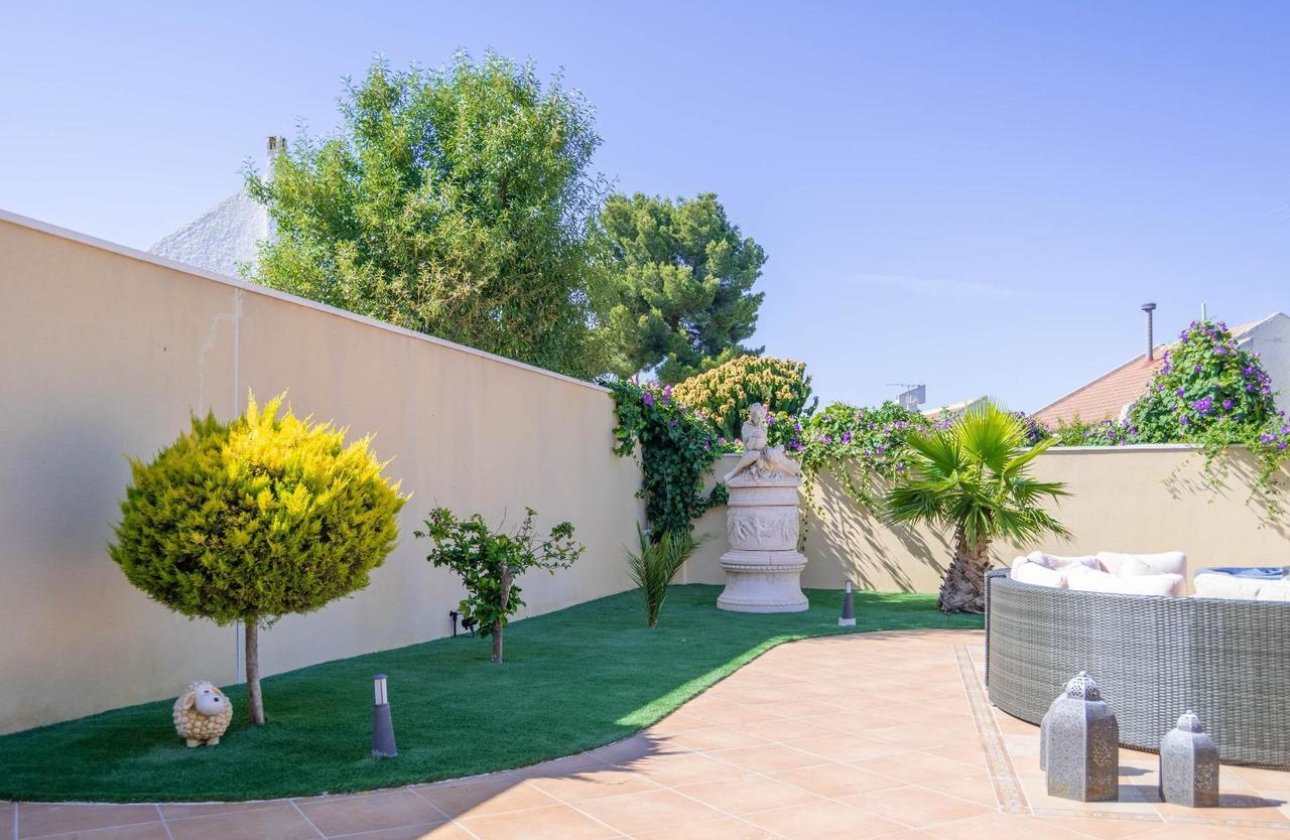Herverkoop - Villa -
San Miguel de Salinas - Inland