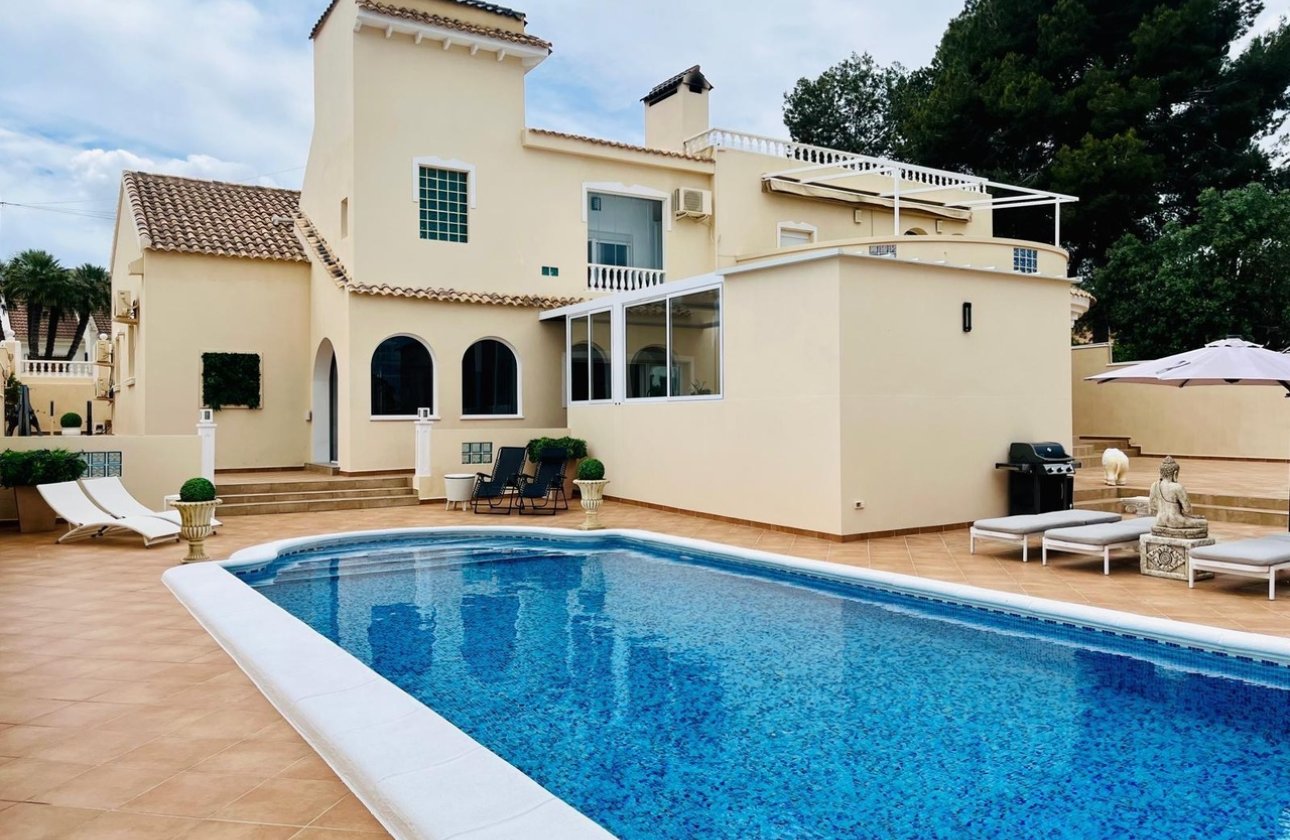 Herverkoop - Villa -
San Miguel de Salinas - Inland