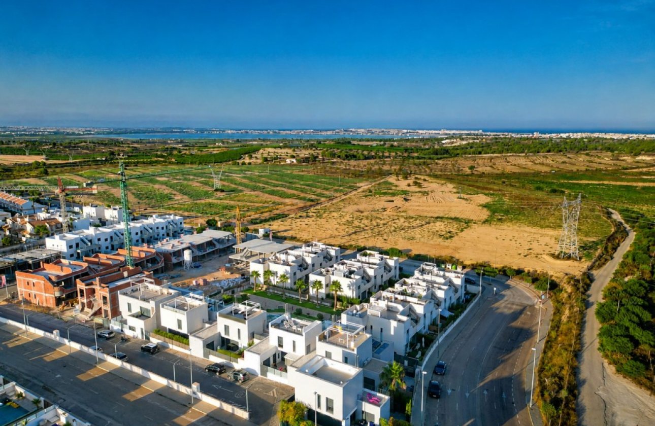 Herverkoop - Villa -
San Miguel de Salinas - Inland