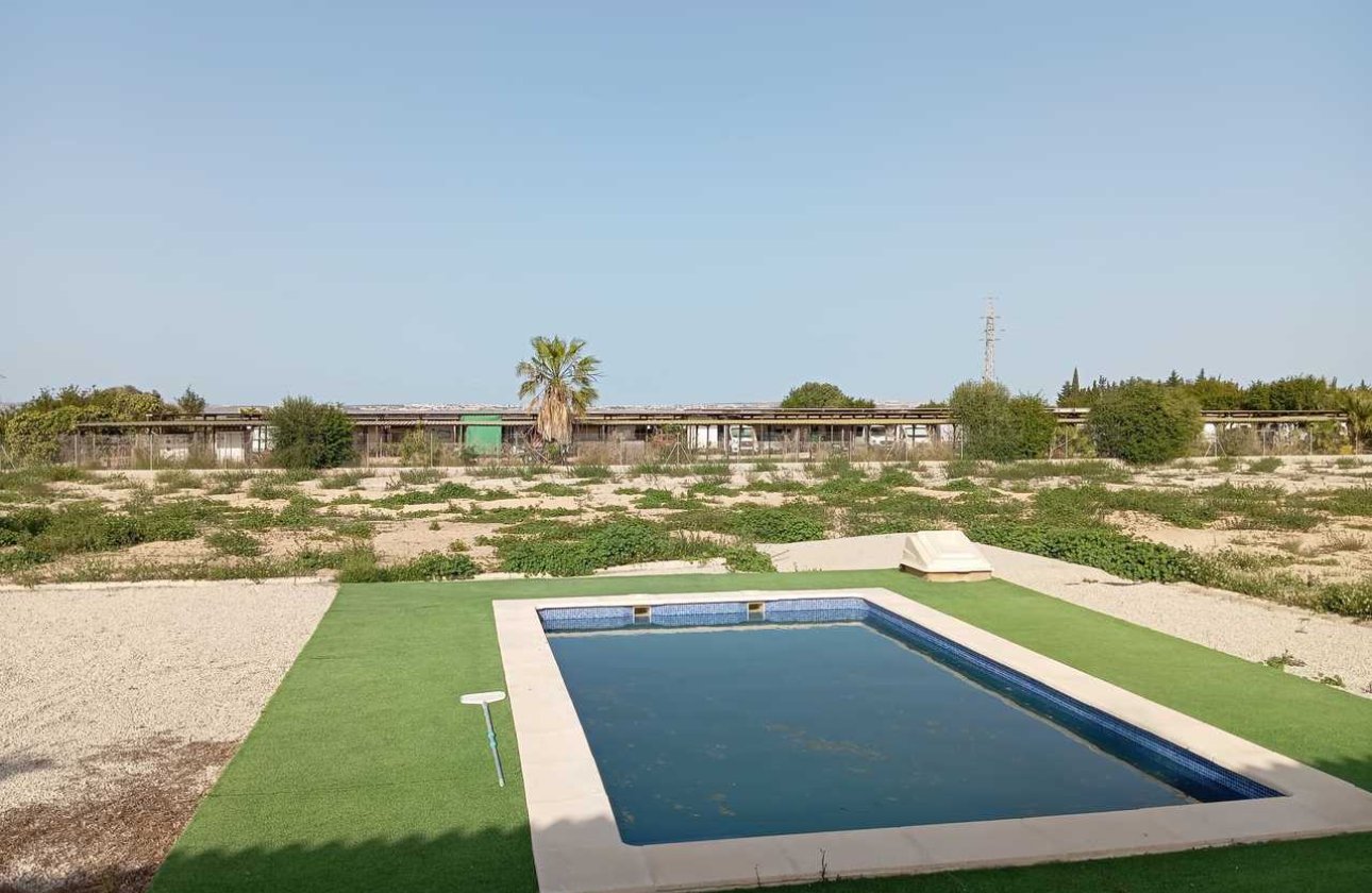 Herverkoop - Villa -
San Miguel de Salinas - Inland