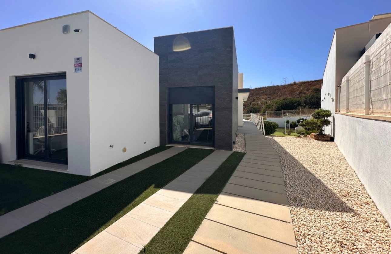 Herverkoop - Villa -
San Miguel de Salinas - Inland