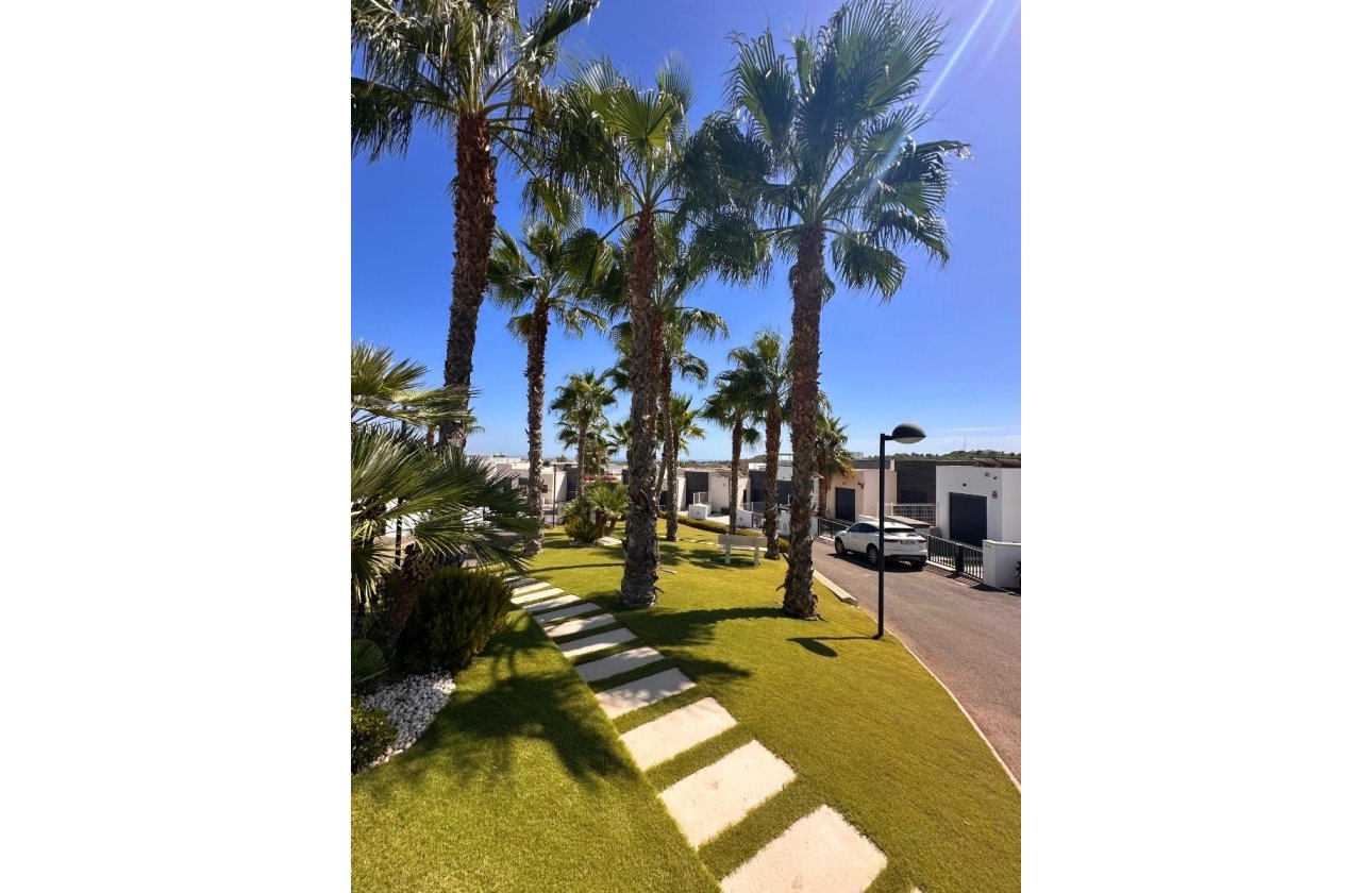 Herverkoop - Villa -
San Miguel de Salinas - Inland