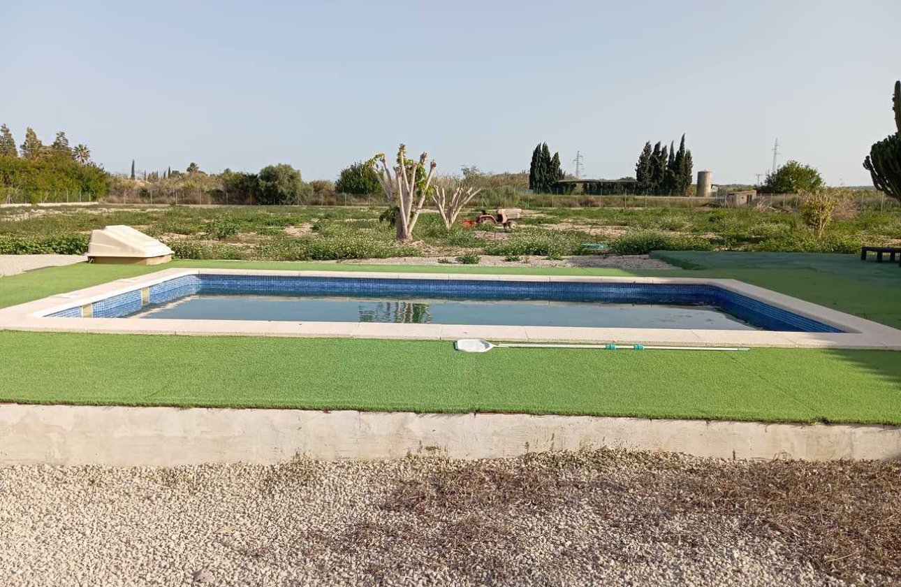 Herverkoop - Villa -
San Miguel de Salinas - Inland
