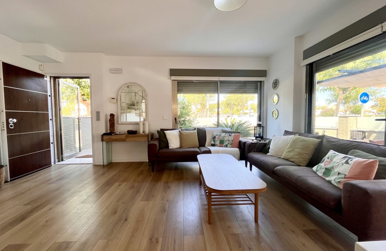 Herverkoop - Villa -
Torre de la Horadada - Costa Blanca