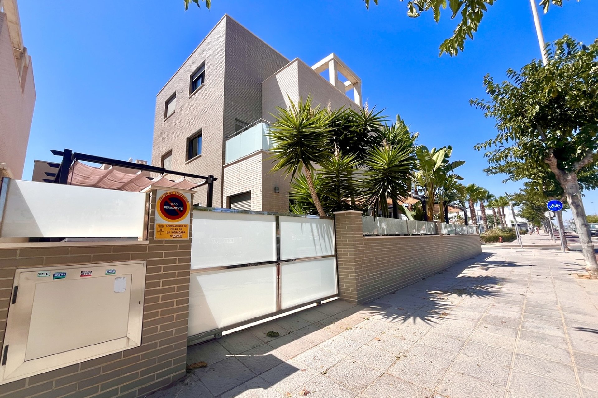 Herverkoop - Villa -
Torre de la Horadada - Costa Blanca