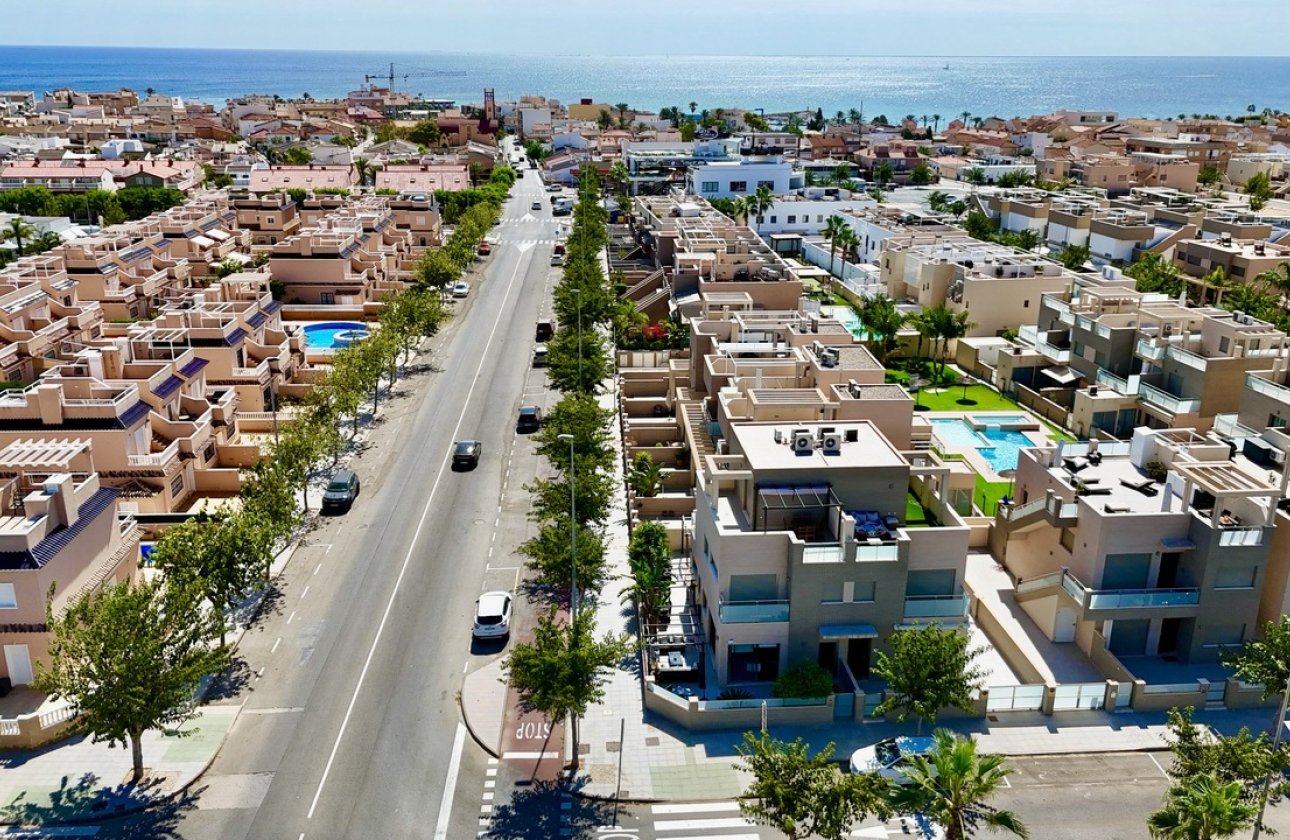 Herverkoop - Villa -
Torre de la Horadada - Costa Blanca