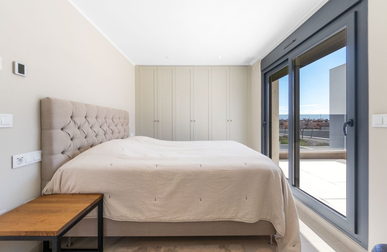 Herverkoop - Villa -
Torre de la Horadada - Costa Blanca