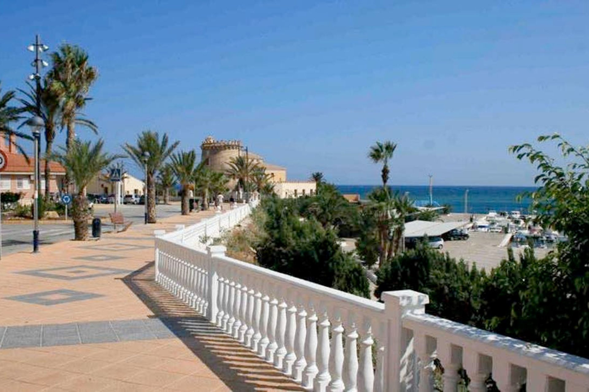 Herverkoop - Villa -
Torre de la Horadada - Costa Blanca