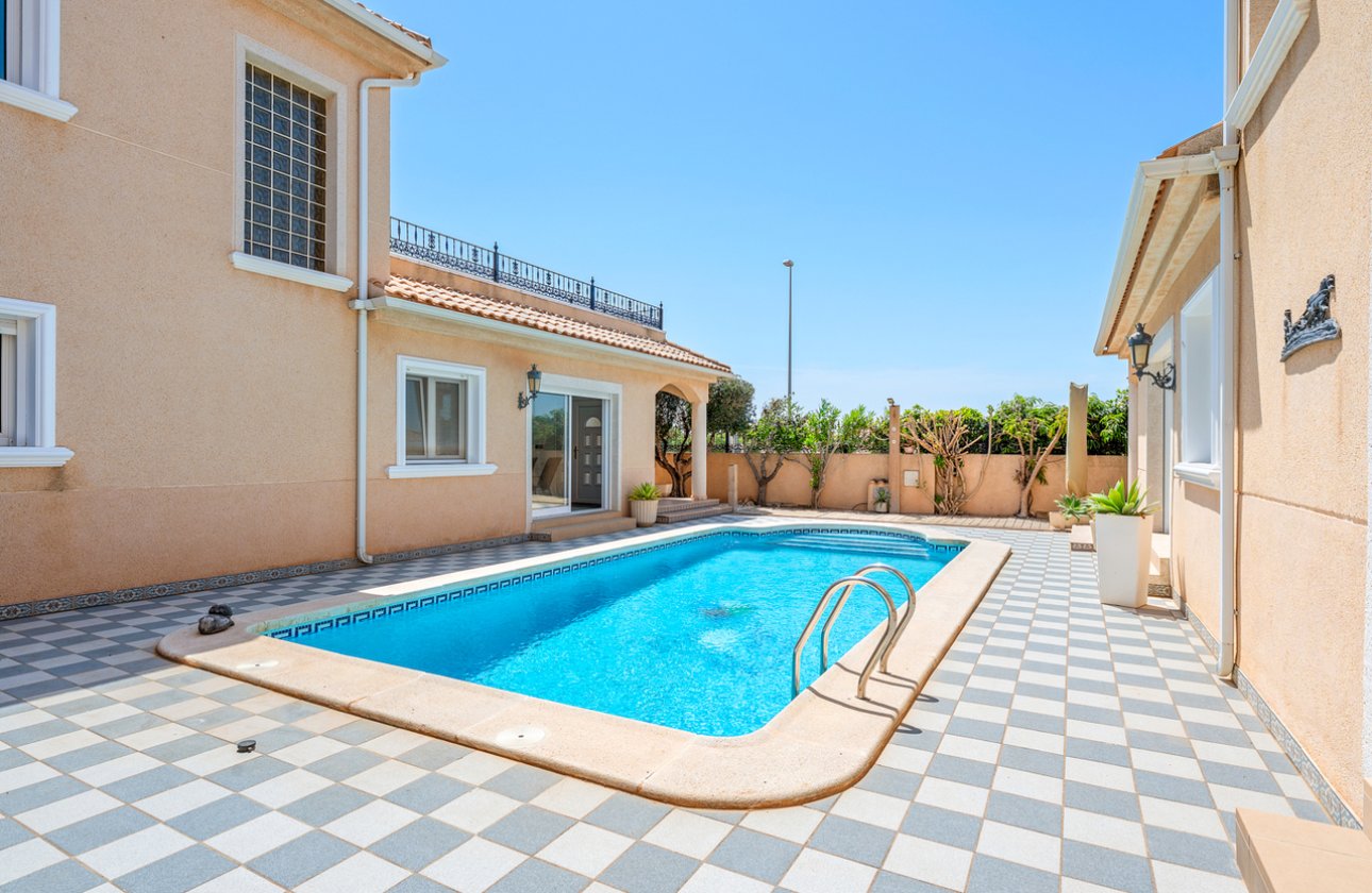 Herverkoop - Villa -
Torre de la Horadada - Costa Blanca