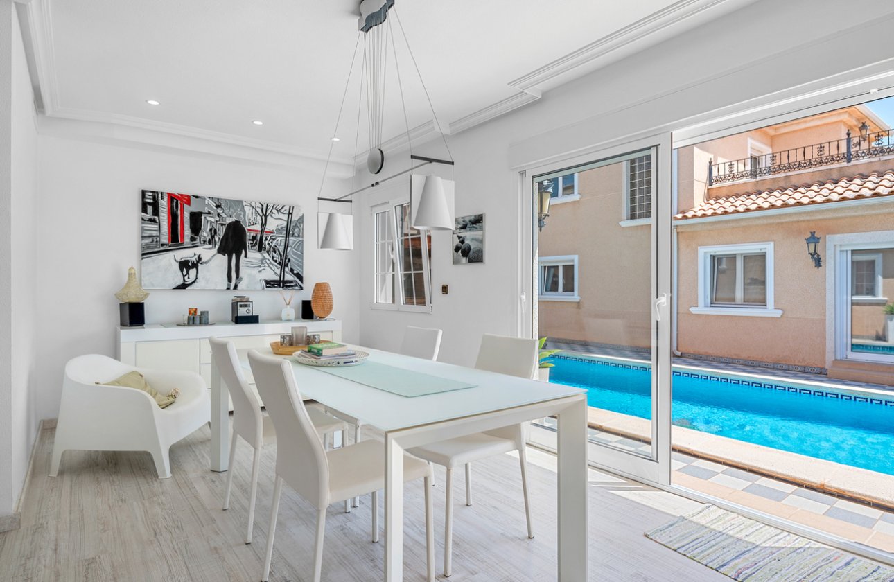 Herverkoop - Villa -
Torre de la Horadada - Costa Blanca