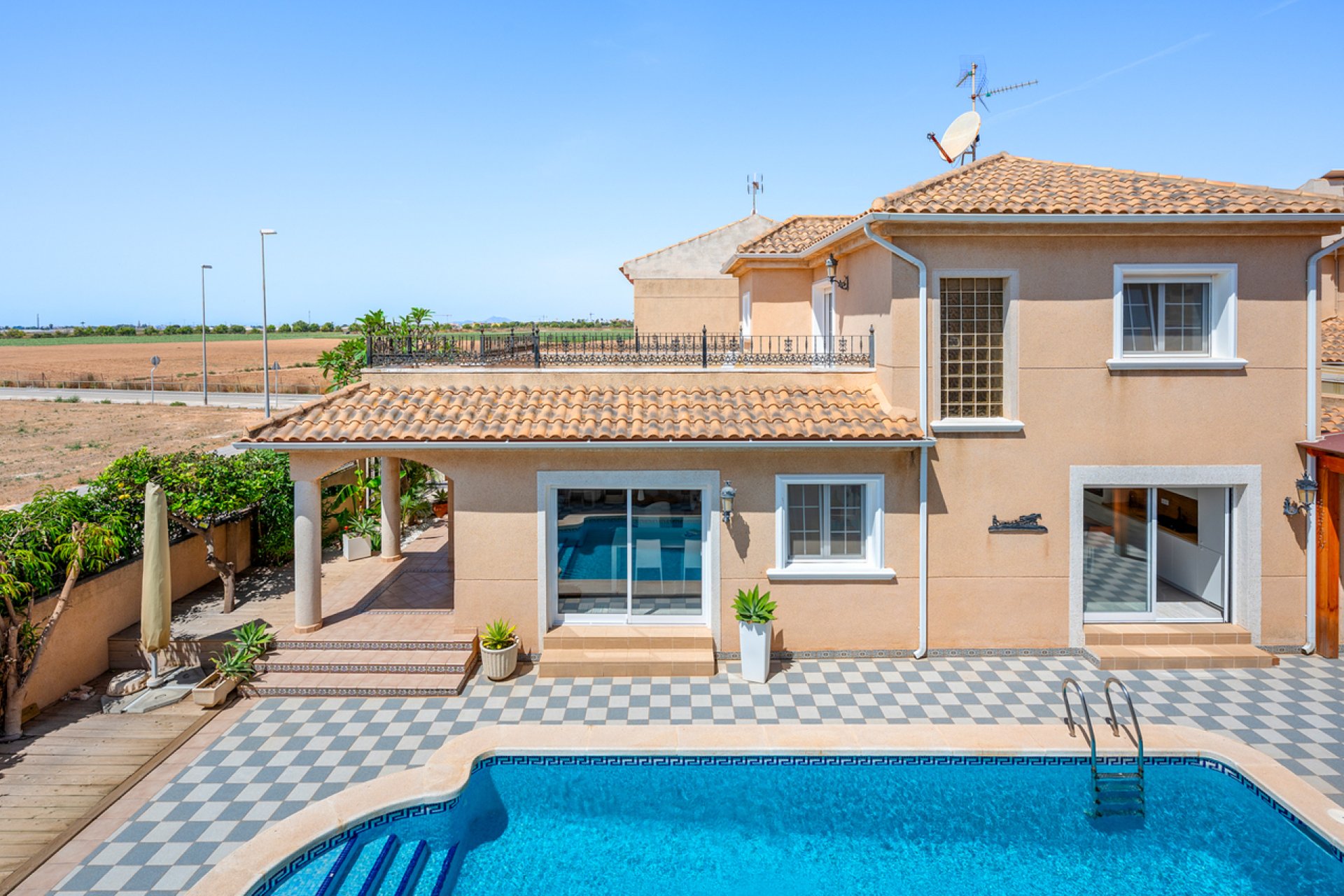 Herverkoop - Villa -
Torre de la Horadada - Costa Blanca