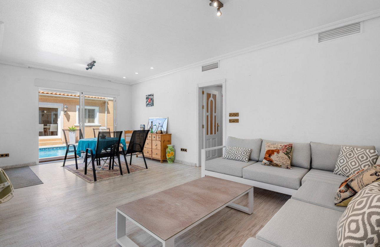 Herverkoop - Villa -
Torre de la Horadada - Costa Blanca