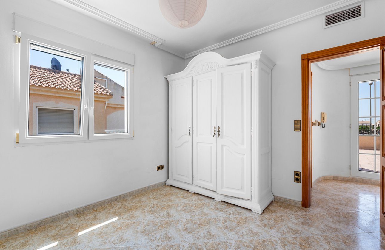 Herverkoop - Villa -
Torre de la Horadada - Costa Blanca