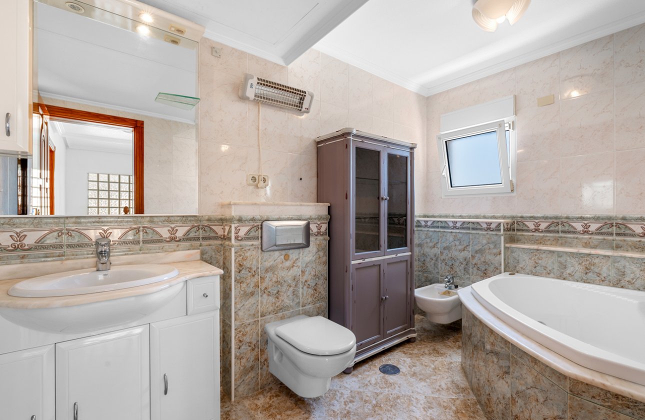 Herverkoop - Villa -
Torre de la Horadada - Costa Blanca