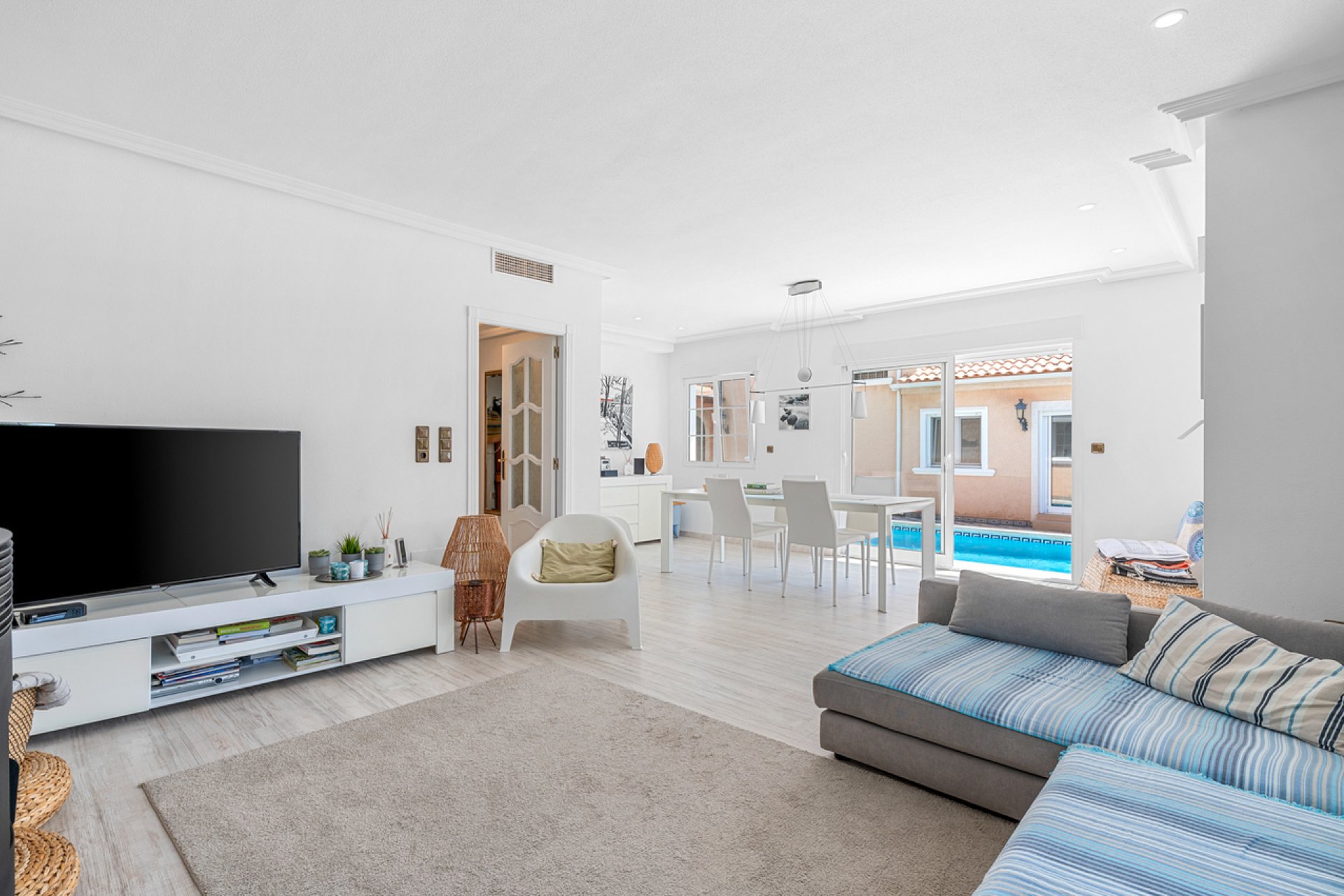 Herverkoop - Villa -
Torre de la Horadada - Costa Blanca