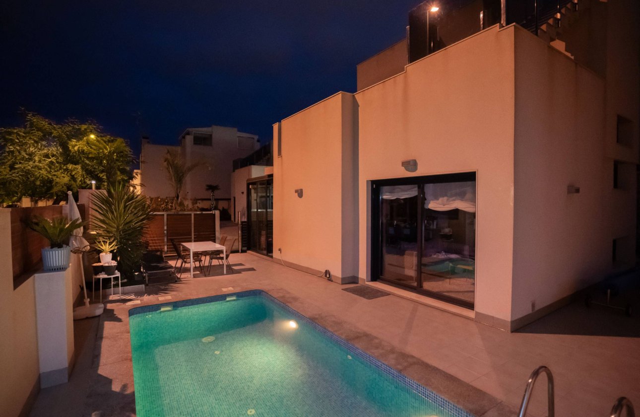 Herverkoop - Villa -
Torrevieja - Aguas Nuevas 2