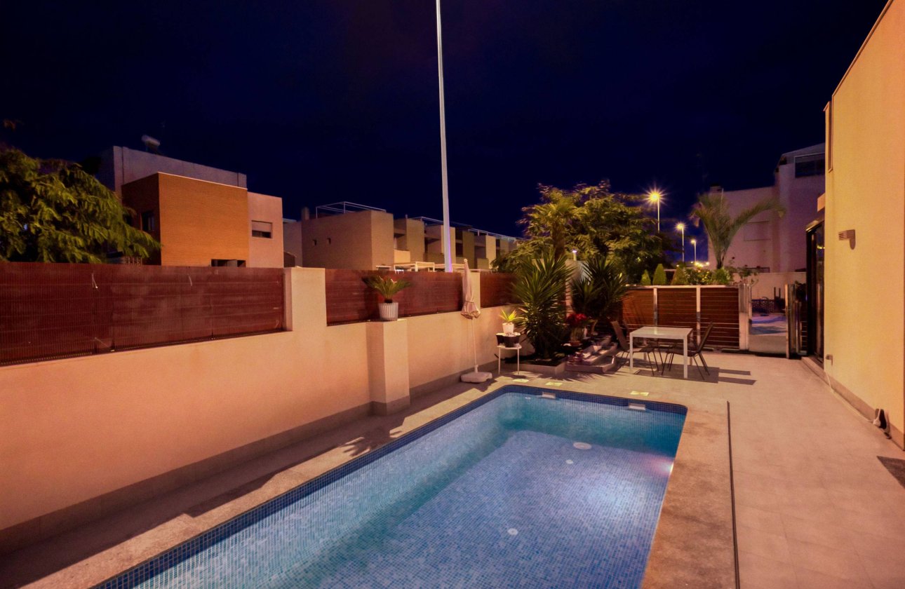 Herverkoop - Villa -
Torrevieja - Aguas Nuevas 2