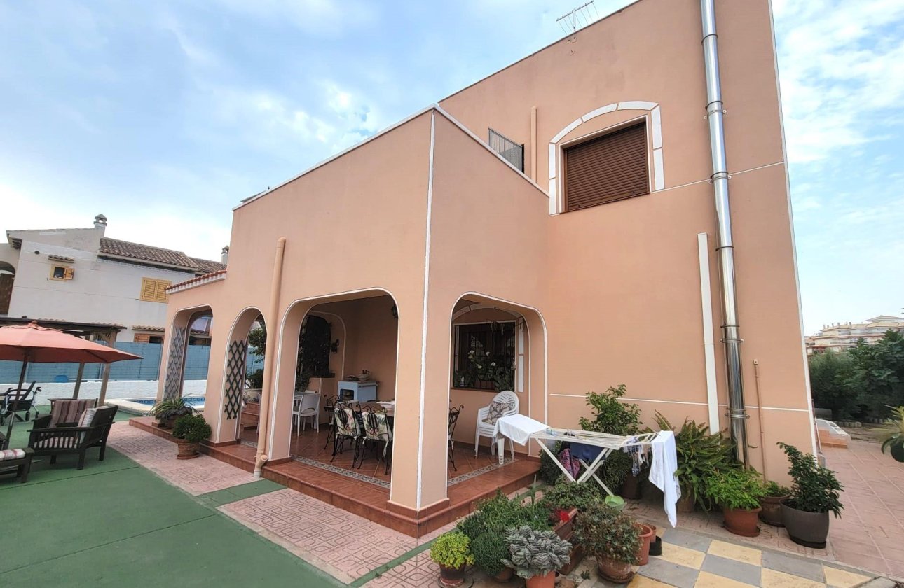 Herverkoop - Villa -
Torrevieja - Aguas Nuevas