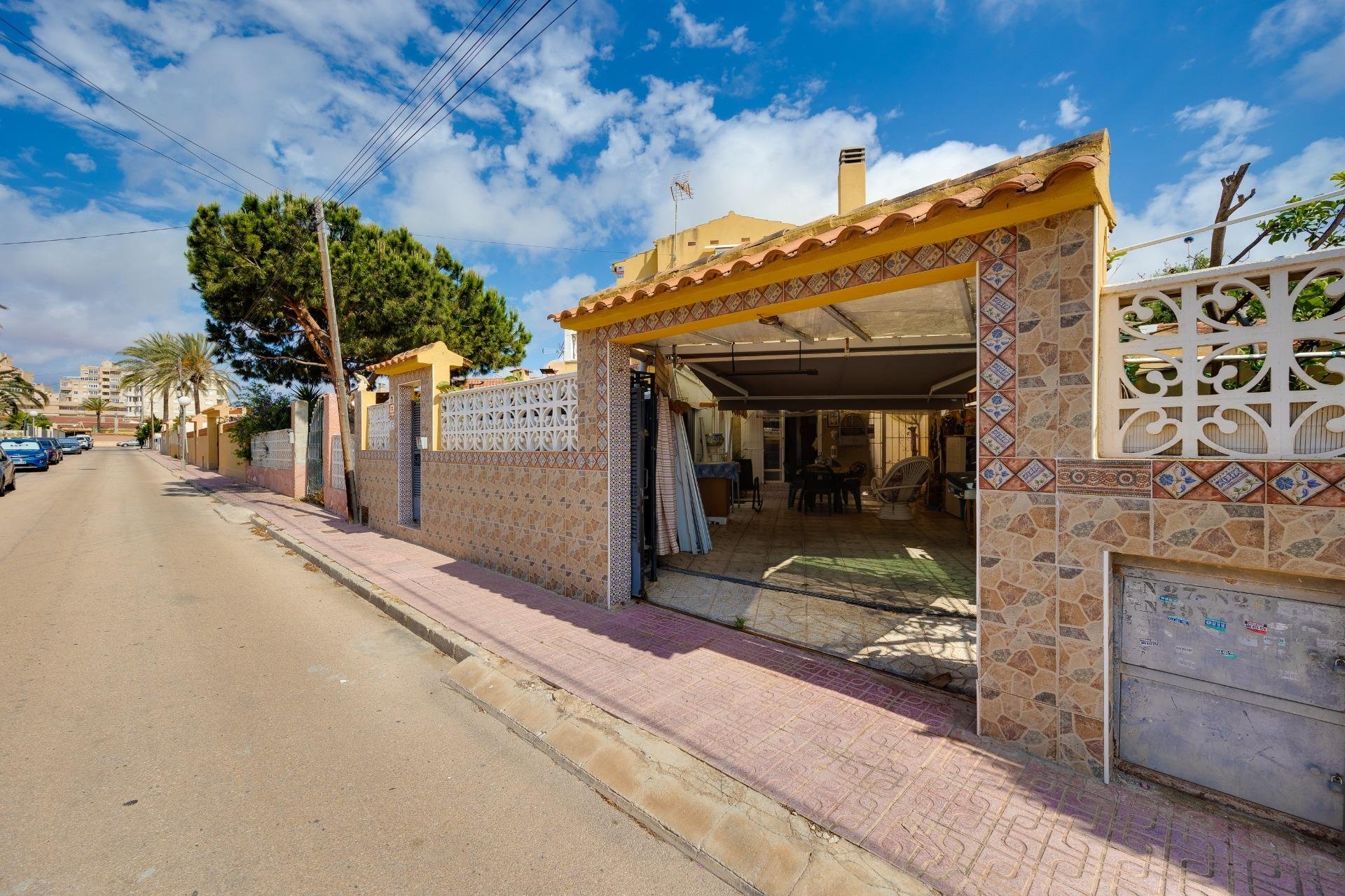 Herverkoop - Villa -
Torrevieja - Aguas Nuevas