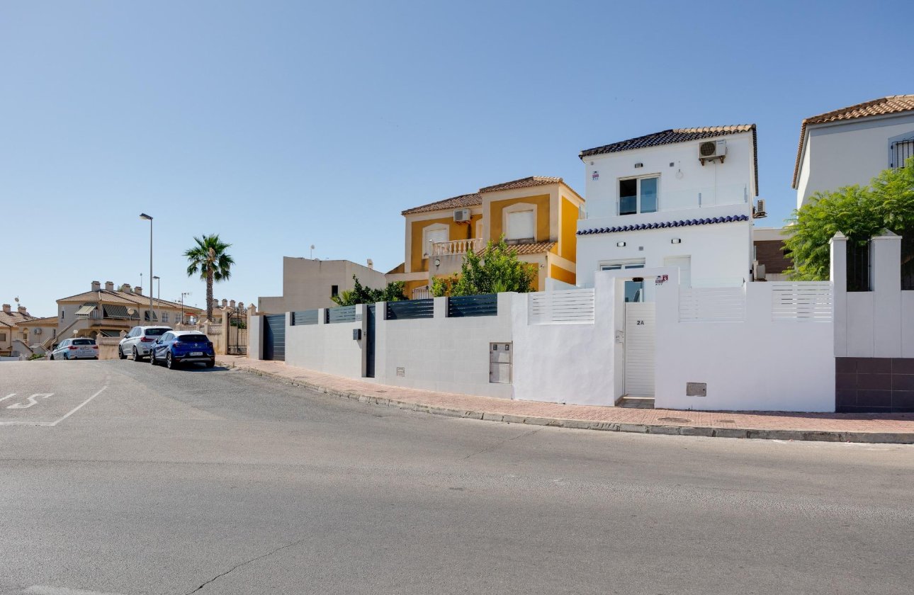 Herverkoop - Villa -
Torrevieja - Aguas Nuevas