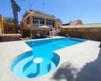 Herverkoop - Villa -
Torrevieja - Aguas Nuevas