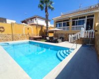 Herverkoop - Villa -
Torrevieja - Aguas Nuevas