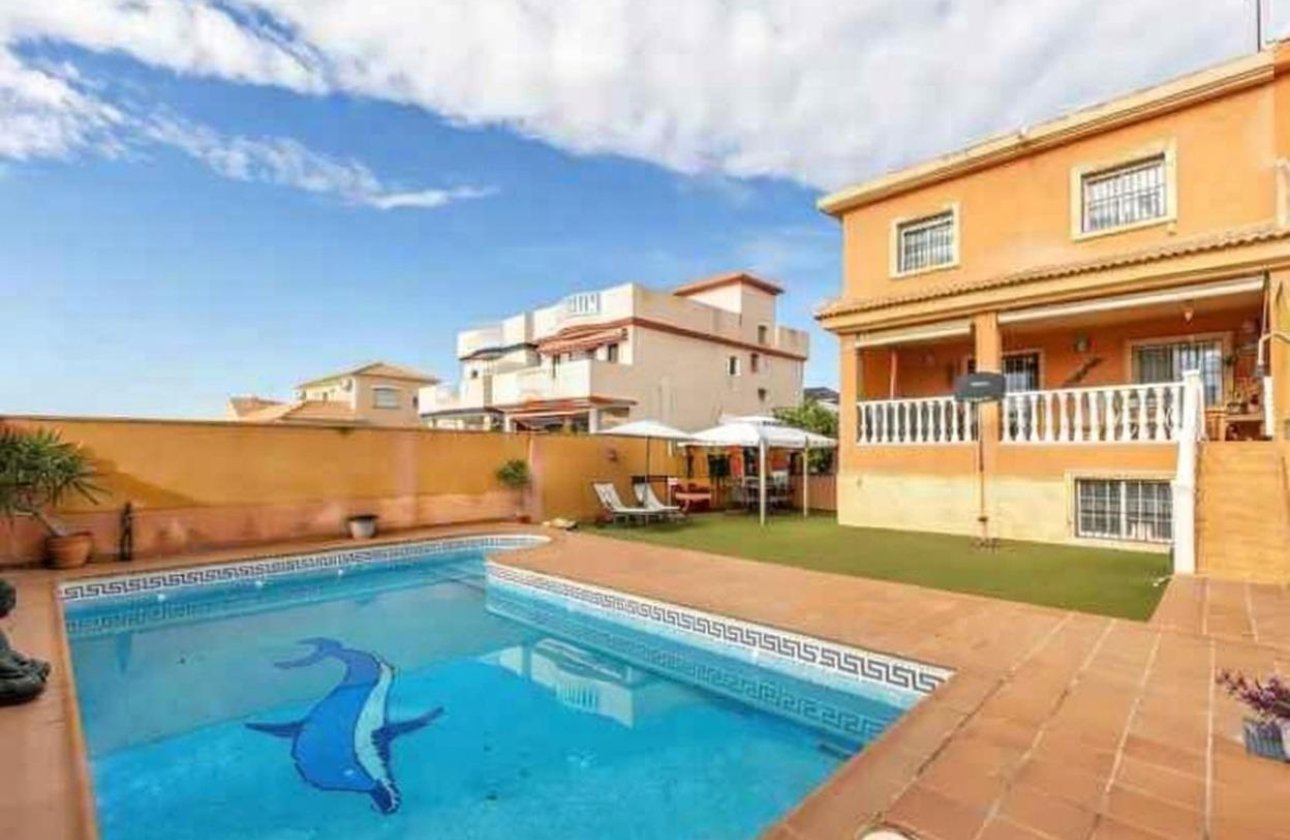 Herverkoop - Villa -
Torrevieja - Aguas Nuevas