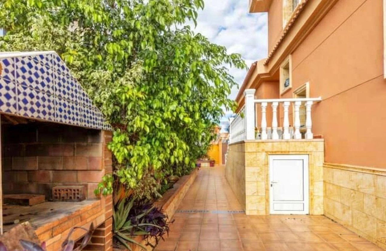 Herverkoop - Villa -
Torrevieja - Aguas Nuevas