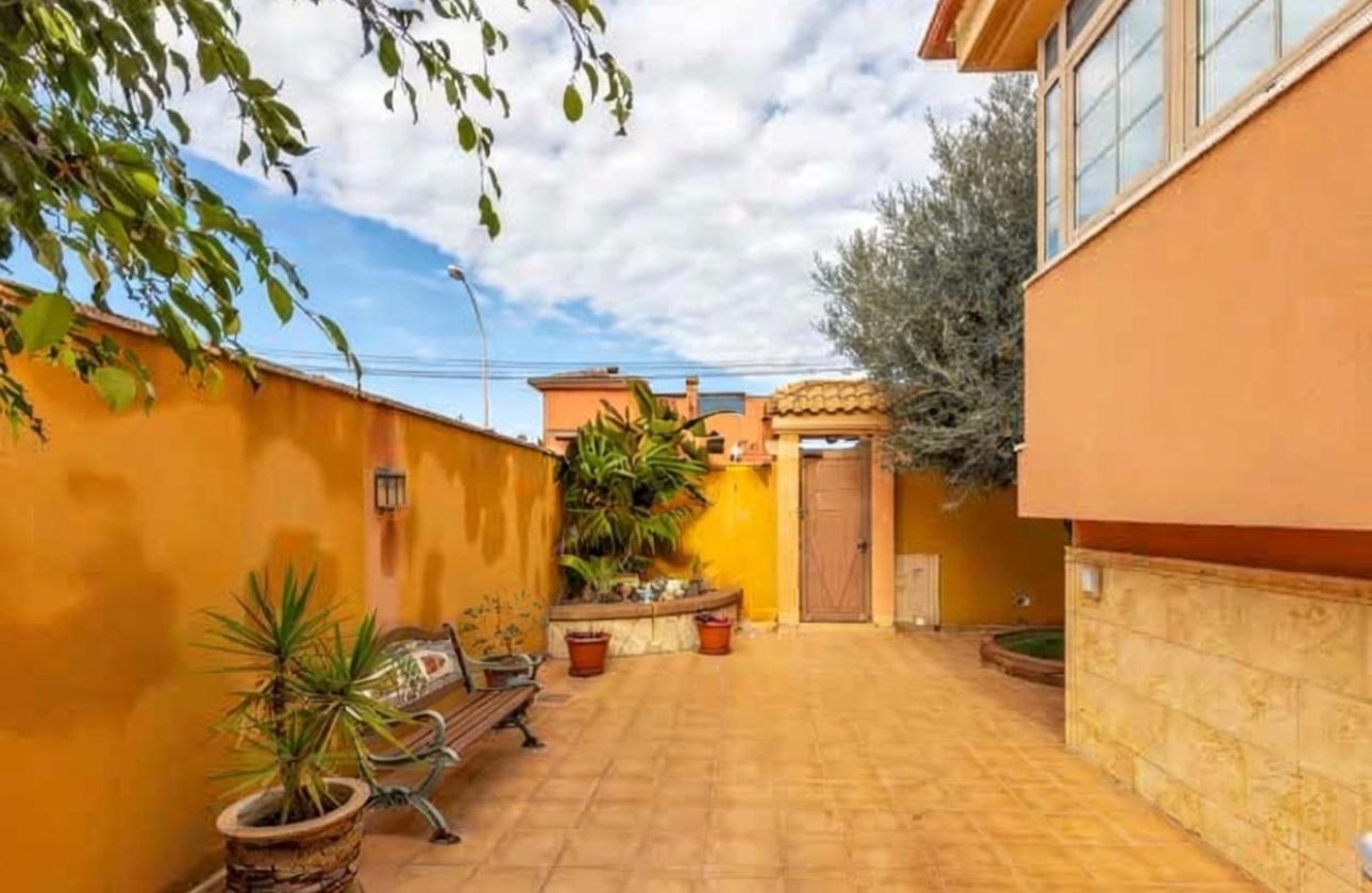 Herverkoop - Villa -
Torrevieja - Aguas Nuevas