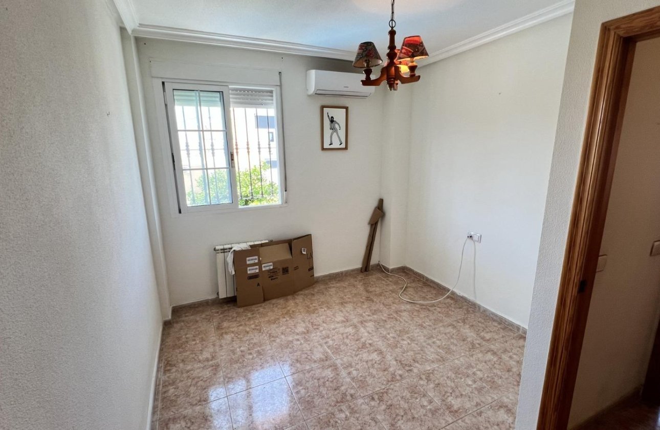 Herverkoop - Villa -
Torrevieja - Aguas Nuevas