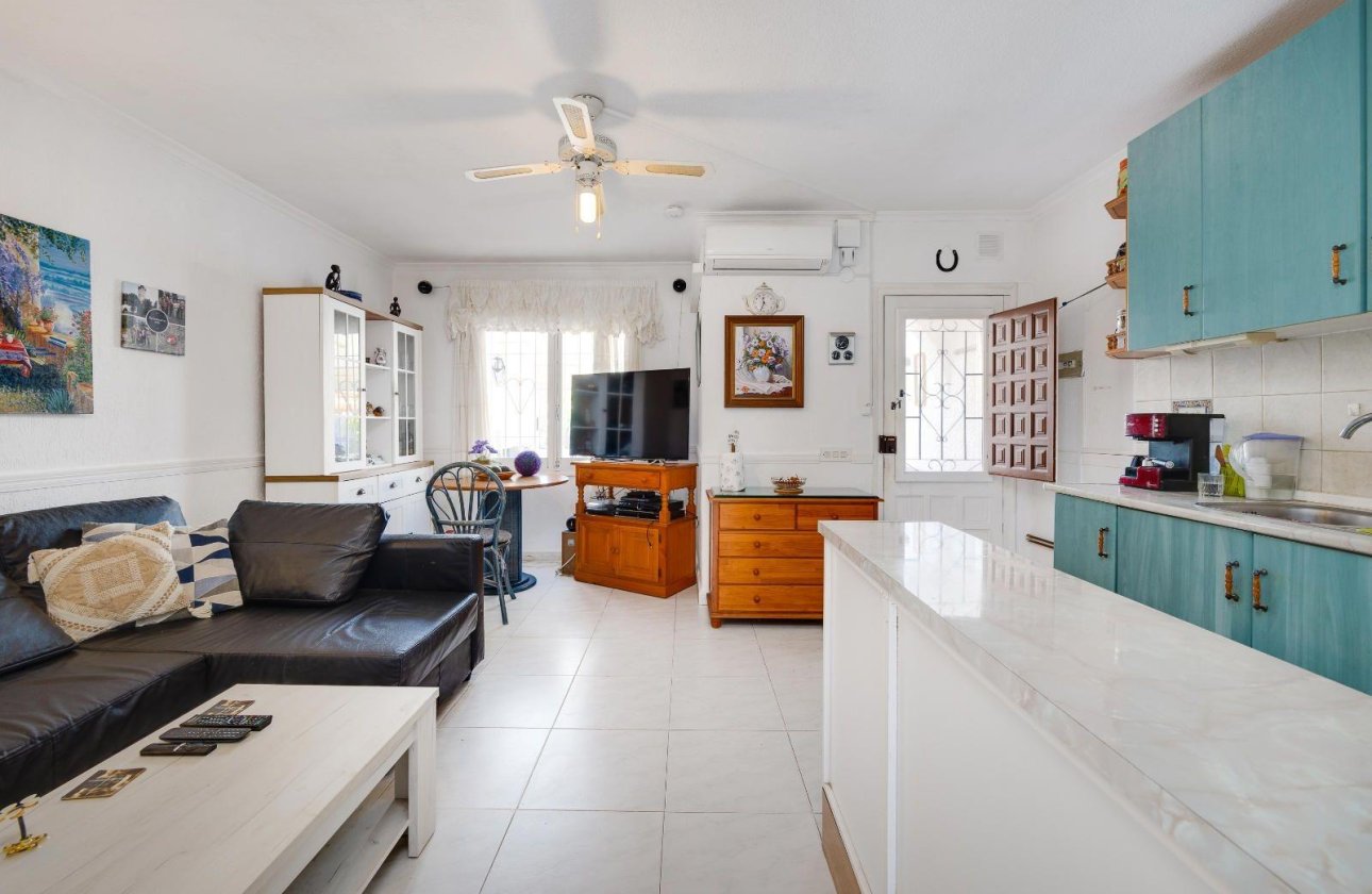 Herverkoop - Villa -
Torrevieja - Calas Blanca