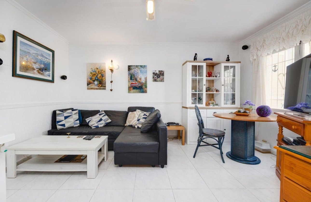 Herverkoop - Villa -
Torrevieja - Calas Blanca