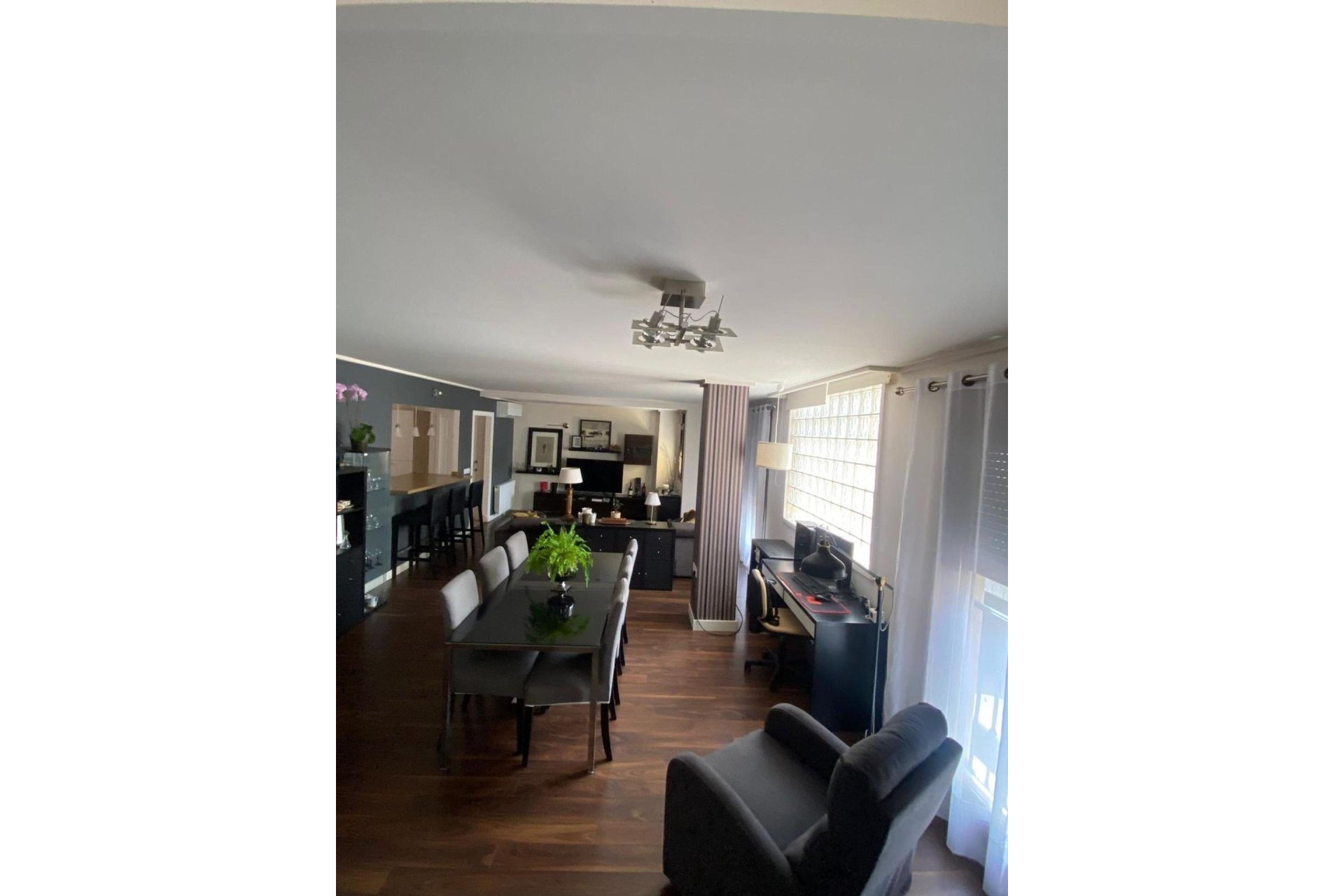 Herverkoop - Villa -
Torrevieja - Centro - Muelle Pesquero