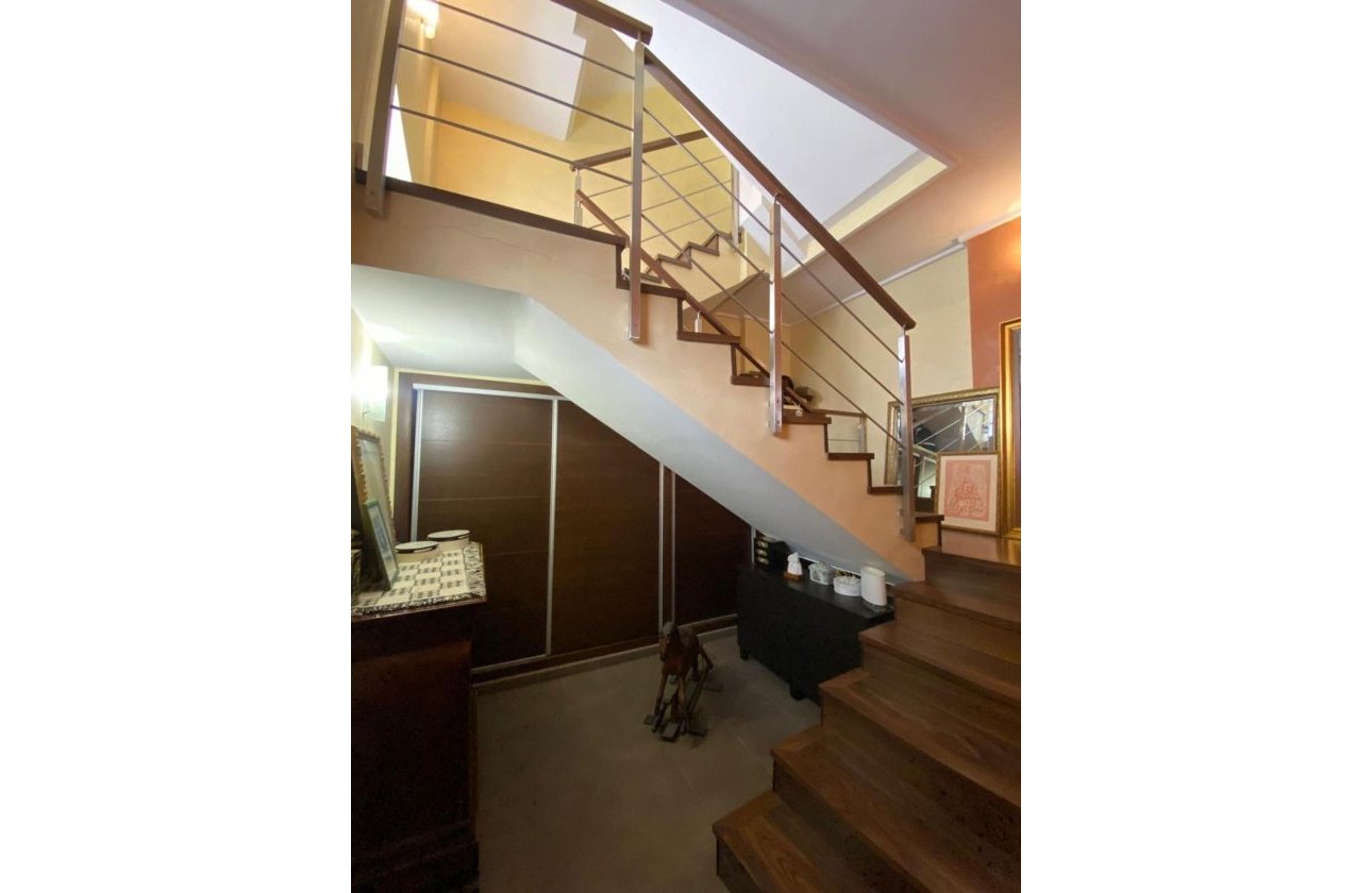 Herverkoop - Villa -
Torrevieja - Centro - Muelle Pesquero