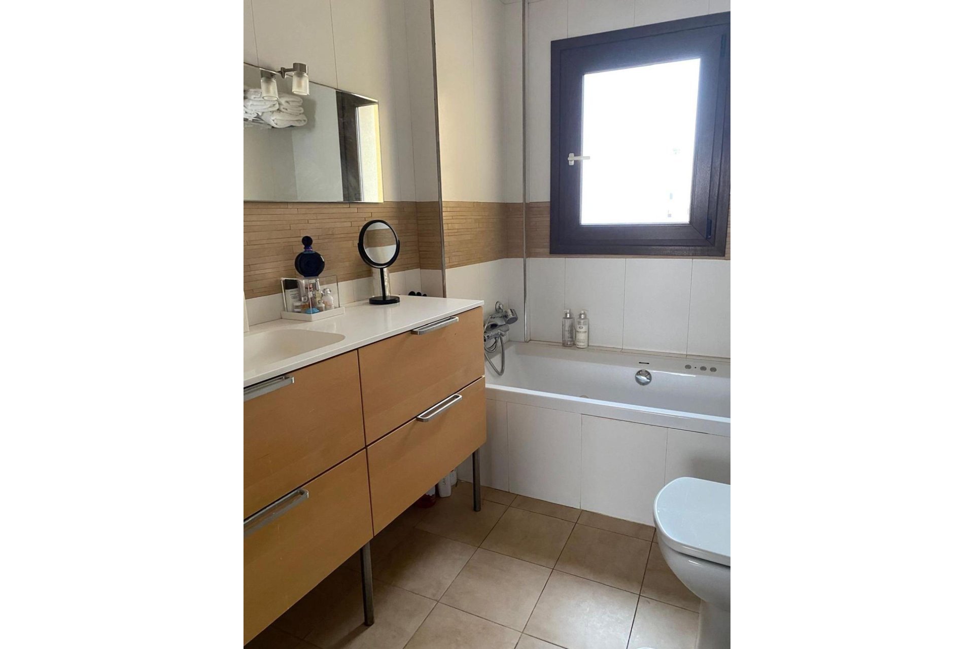 Herverkoop - Villa -
Torrevieja - Centro - Muelle Pesquero