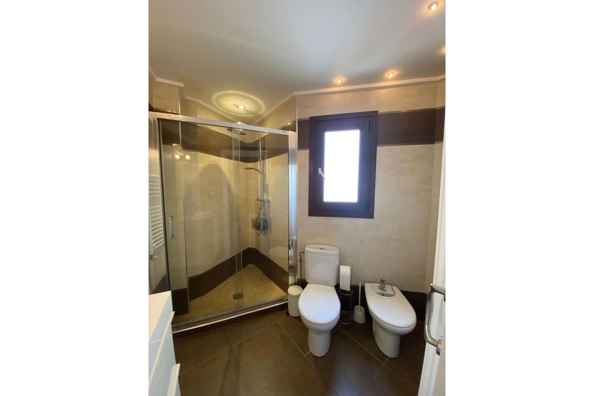 Herverkoop - Villa -
Torrevieja - Centro - Muelle Pesquero