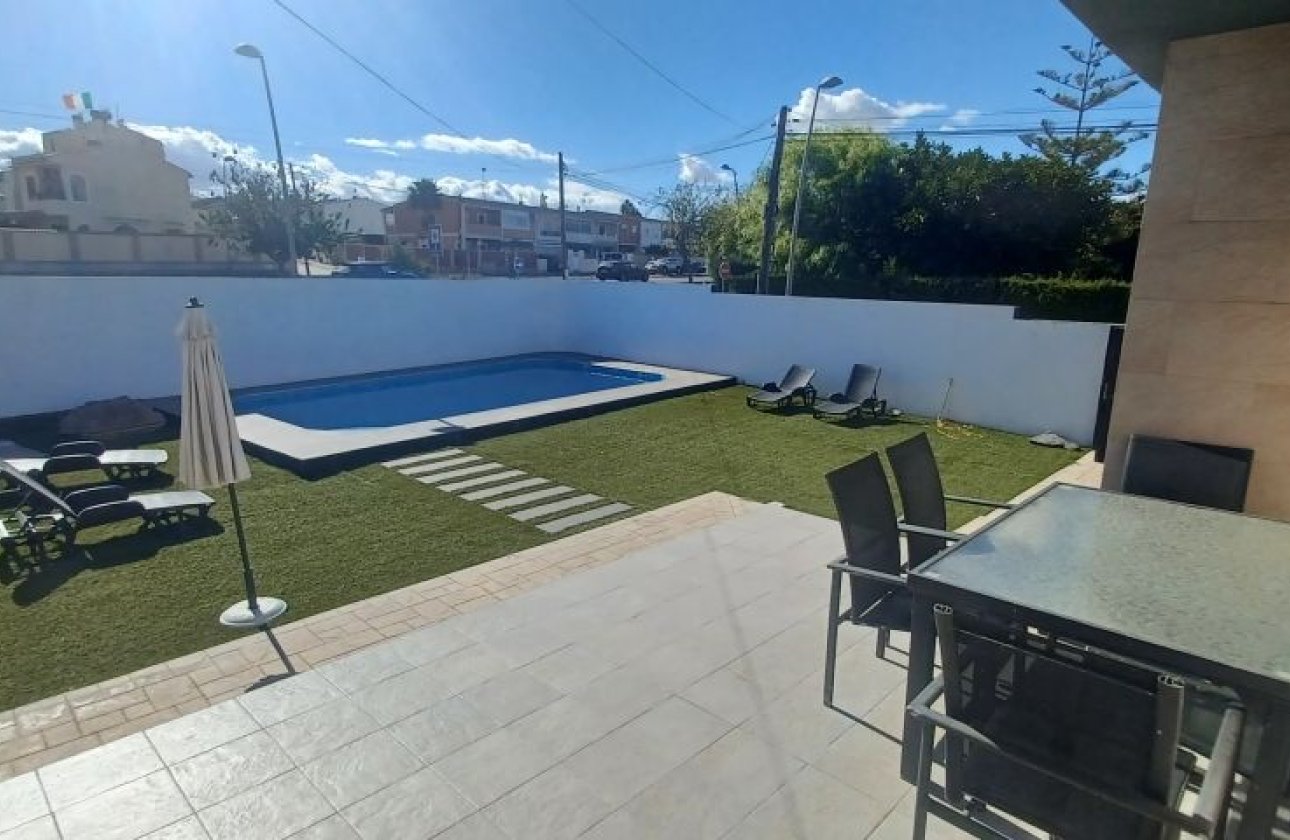 Herverkoop - Villa -
Torrevieja - Costa Blanca