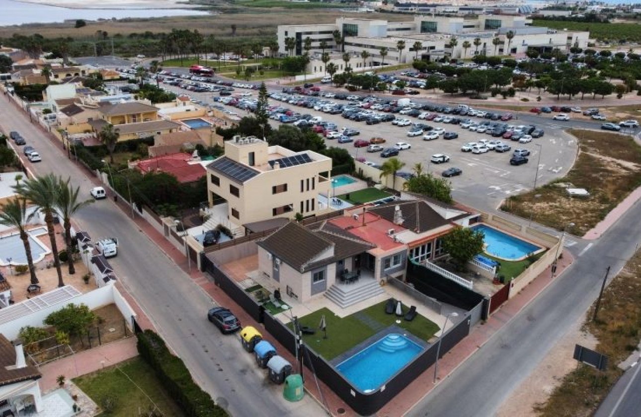 Herverkoop - Villa -
Torrevieja - Costa Blanca