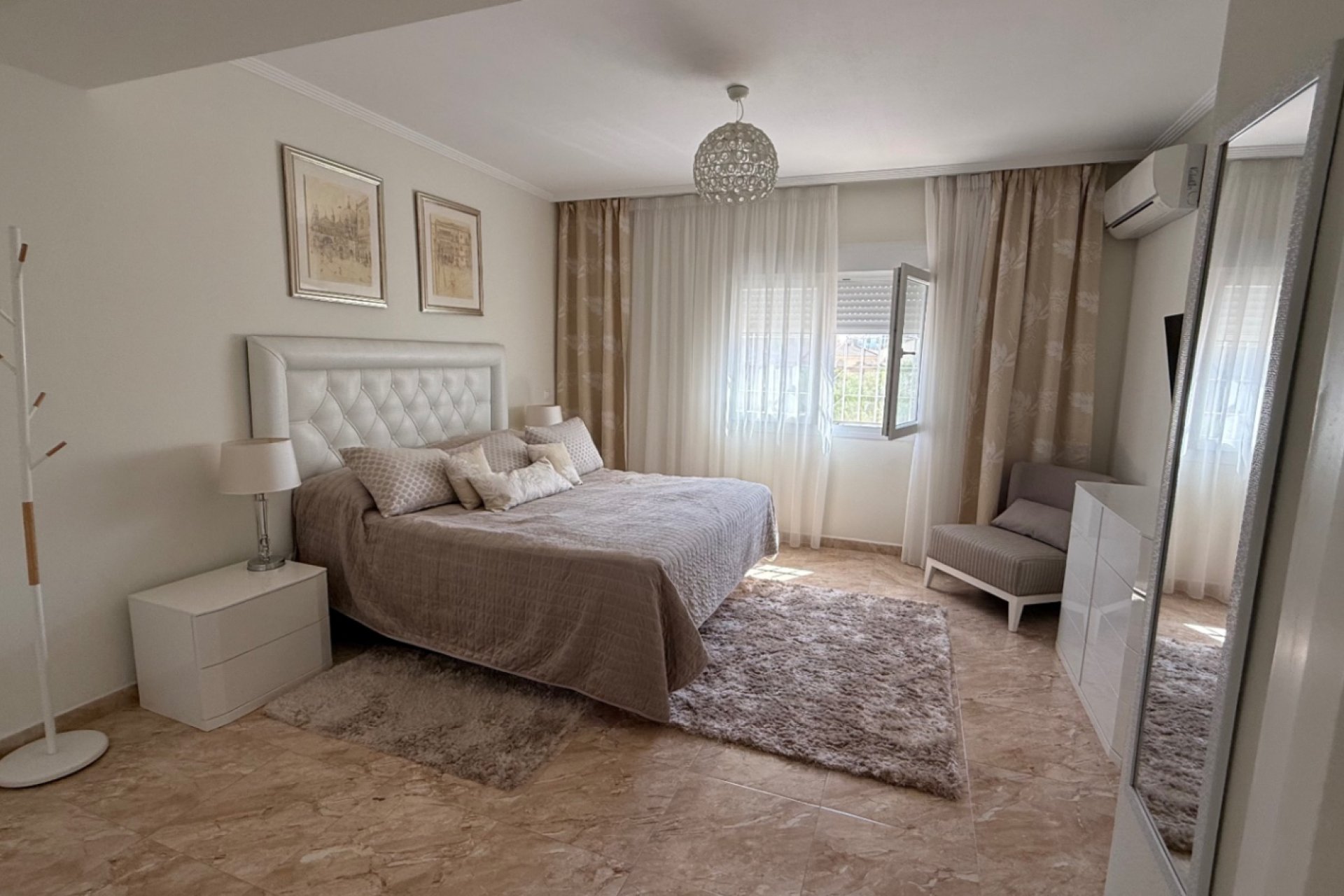 Herverkoop - Villa -
Torrevieja - Costa Blanca