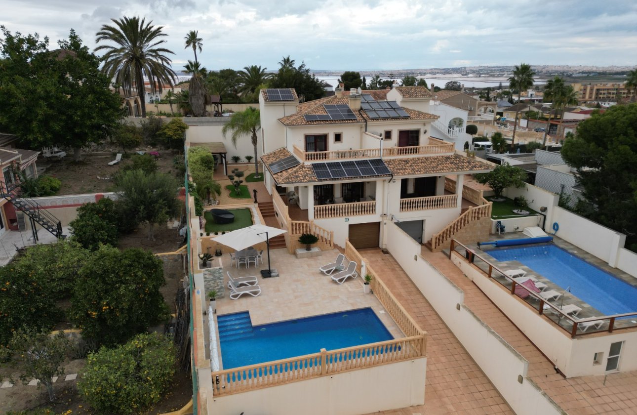 Herverkoop - Villa -
Torrevieja - Costa Blanca