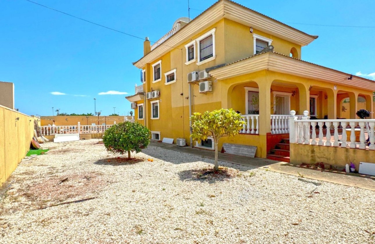 Herverkoop - Villa -
Torrevieja - Costa Blanca