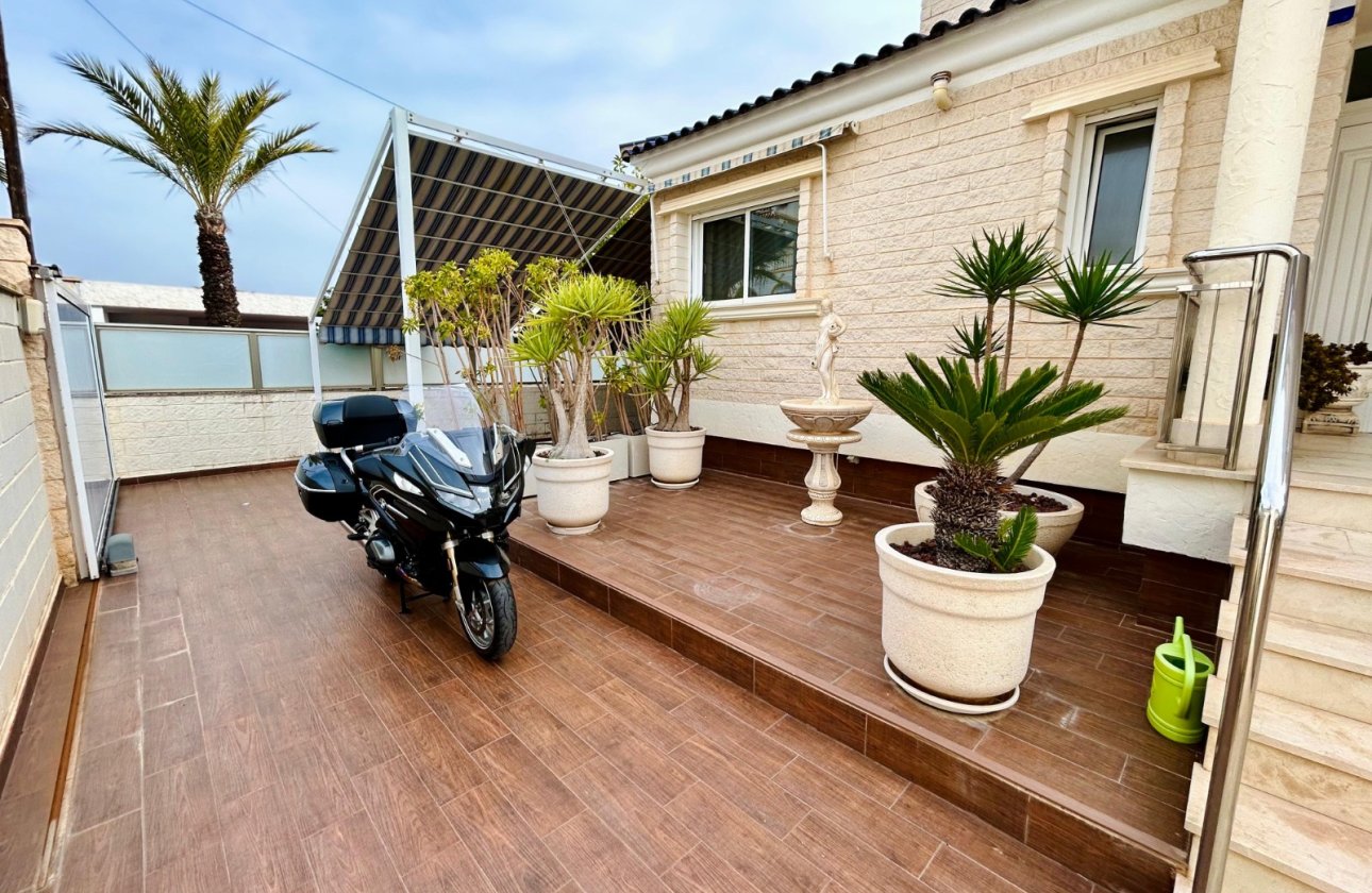 Herverkoop - Villa -
Torrevieja - Costa Blanca