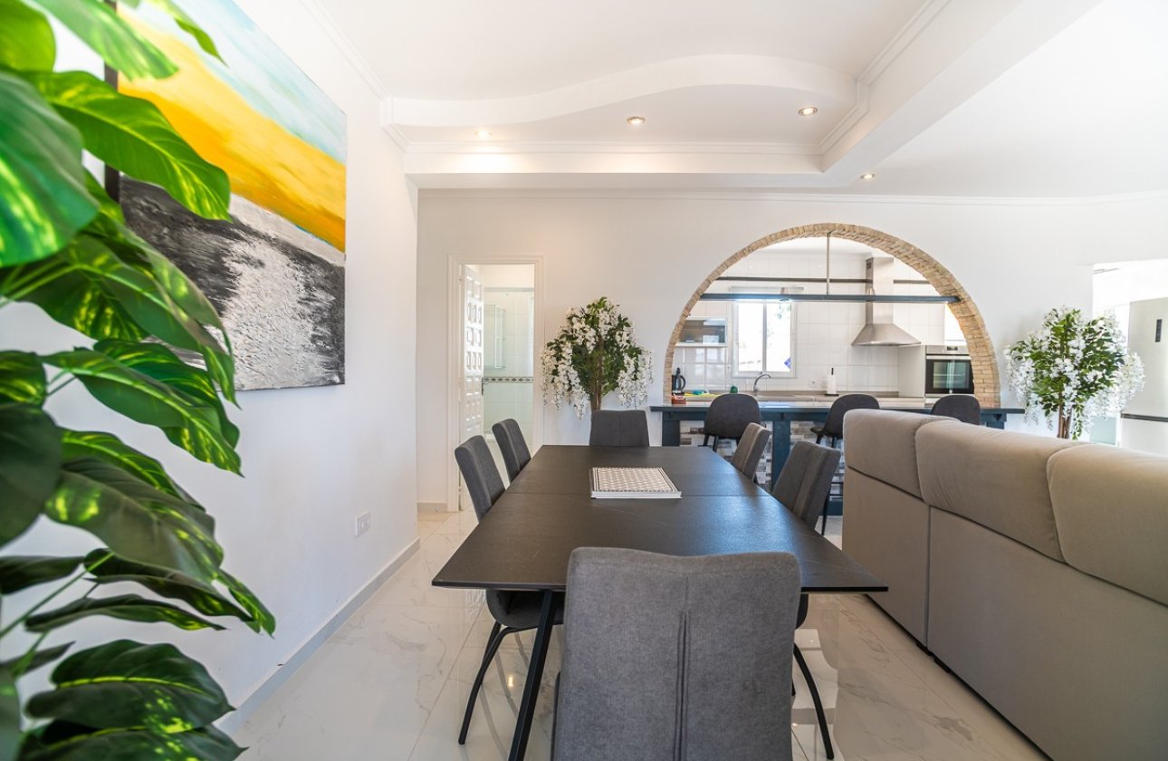 Herverkoop - Villa -
Torrevieja - Costa Blanca