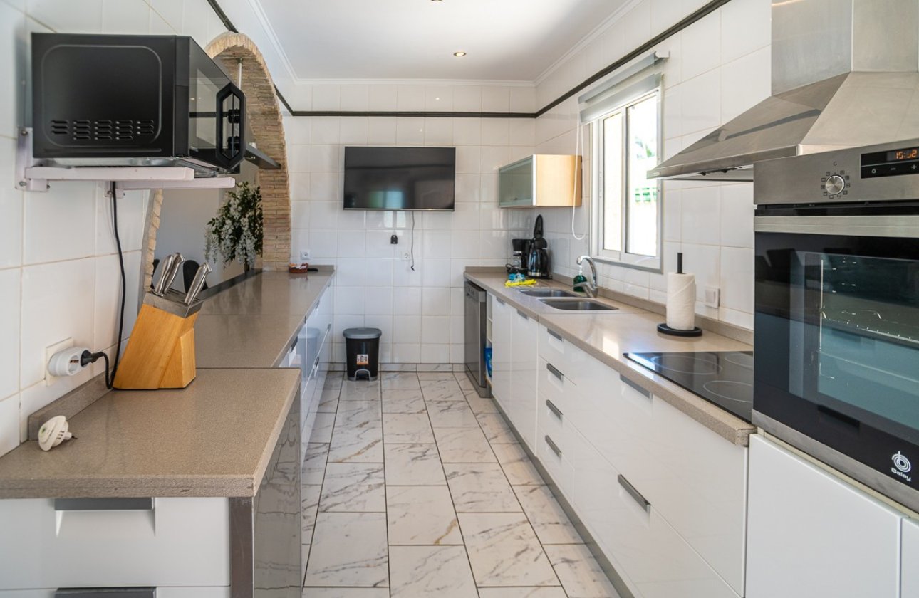 Herverkoop - Villa -
Torrevieja - Costa Blanca