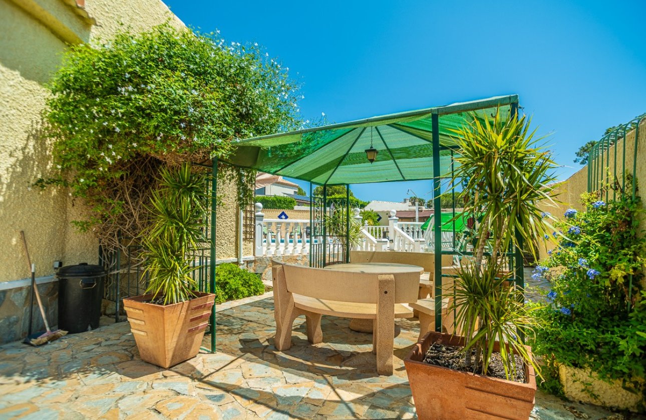 Herverkoop - Villa -
Torrevieja - Costa Blanca