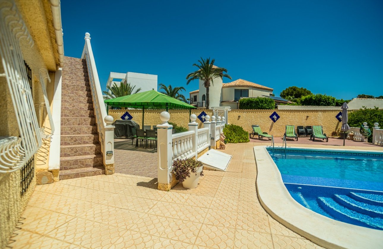 Herverkoop - Villa -
Torrevieja - Costa Blanca